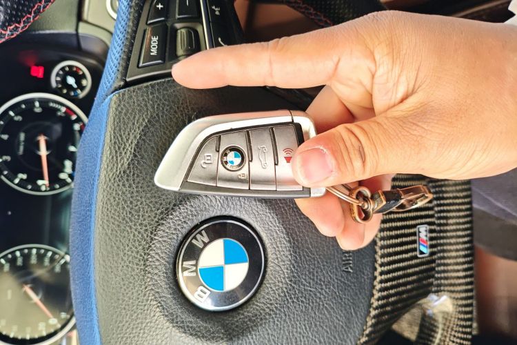 宝马5系 2014款 525Li 领先型中控内饰11