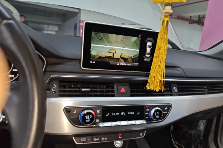 奥迪A4L 2017款 Plus 40 TFSI 运动型局部细节16