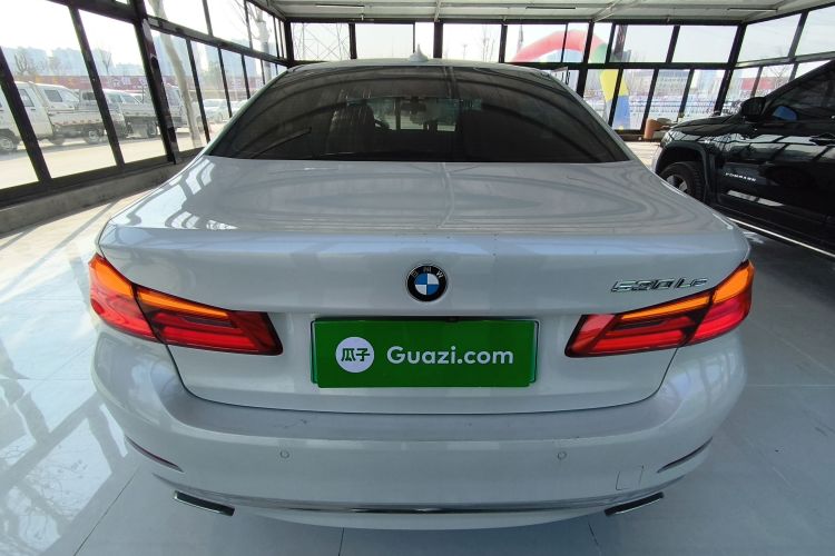 宝马5系新能源 2020款 里程升级版 530Le 豪华套装车身外观6