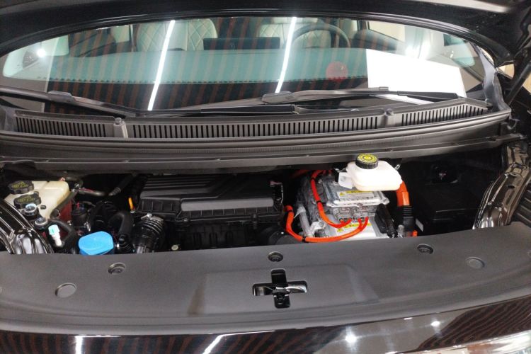 腾势D9 2022款 DM-i 1040 尊贵型局部细节24