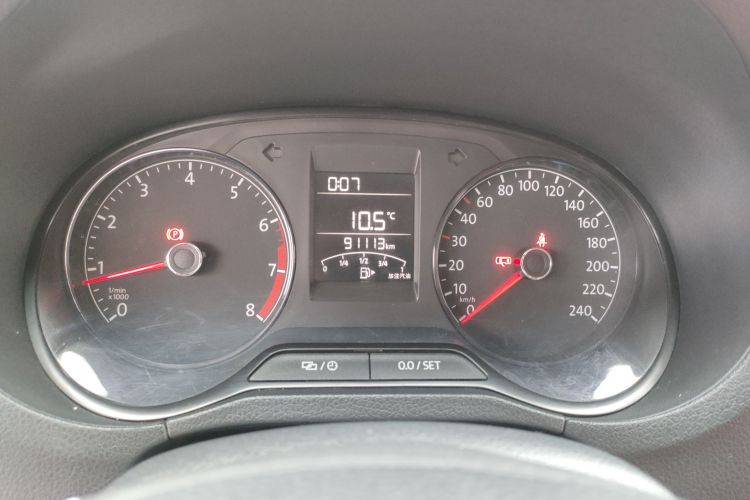 大众 Polo 2016款 1.4L 手动风尚型局部细节14