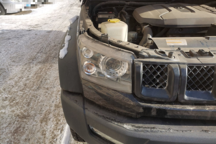 北京越野 北京BJ40 2016款 40L 2.3T 自动四驱尊享版车身外观8