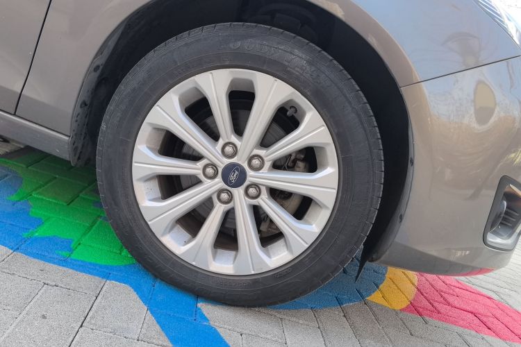 福特 福睿斯 2015款 1.5L 自动时尚型车身外观10