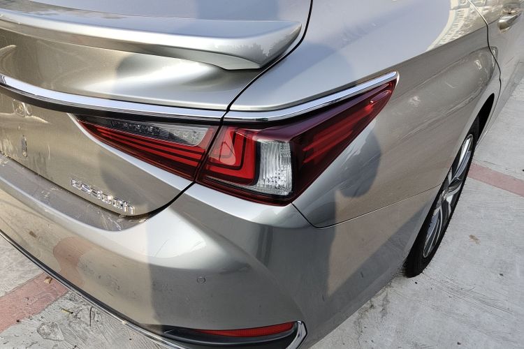 雷克萨斯ES 2018款 200 豪华版 国V车身外观9