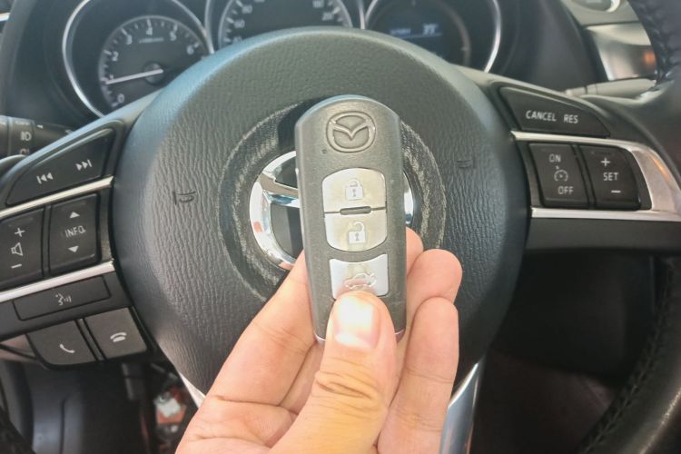 马自达 阿特兹 2017款 2.0L 蓝天豪华版中控内饰11