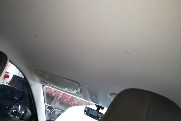 五菱汽车 五菱缤果 2023款 203km 轻享款中控内饰22