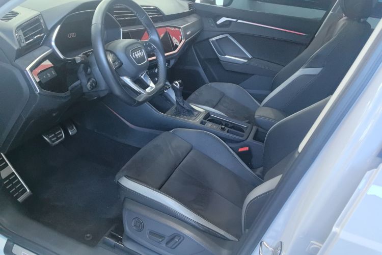 奥迪Q3 2023款 改款 40 TFSI 时尚动感型中控内饰19