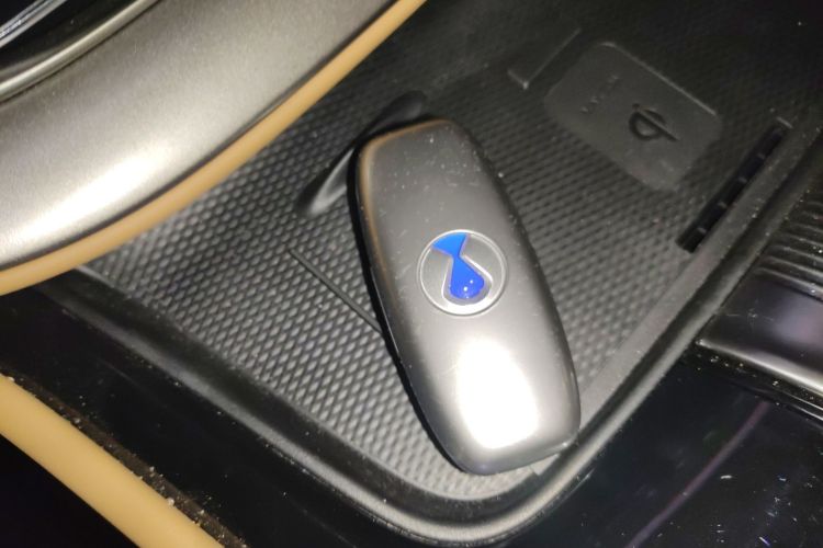 腾势D9 2024款 DM-i 980 四驱尊荣型中控内饰11