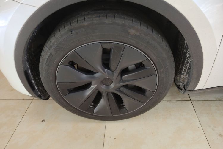 特斯拉 Model Y 2024款 后轮驱动版车身外观6007