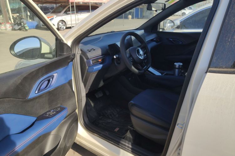 比亚迪 海鸥 2025款 智驾版 305km 活力版中控内饰20