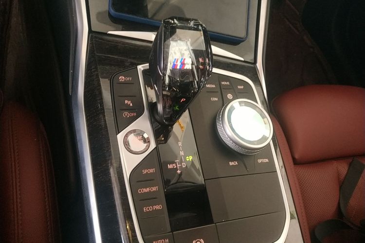 宝马3系 2022款 325Li M运动套装中控内饰18