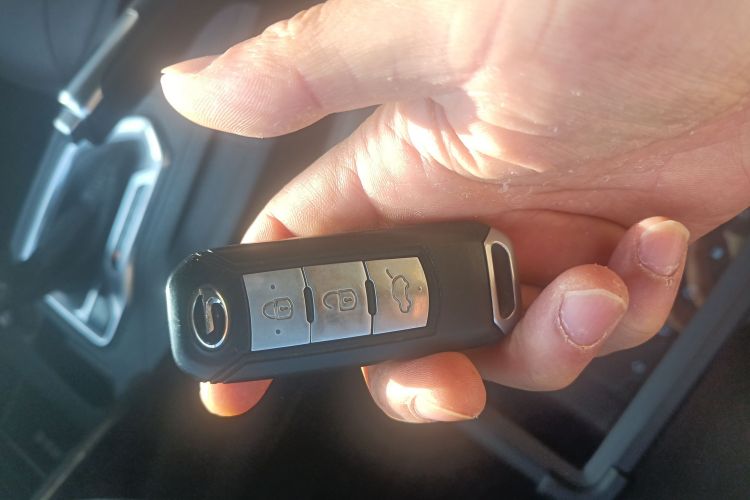 广汽传祺 传祺GS4 2015款 200T G-DCT豪华版中控内饰11