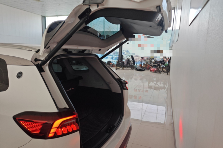 奇瑞 瑞虎8 PRO 2025款 290T 两驱豪华版机舱底盘23