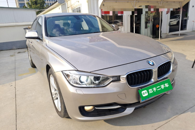 宝马3系 2014款 320i 运动设计套装车身外观3