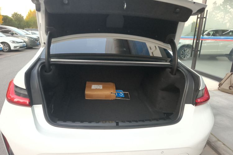 宝马3系 2023款 320Li M运动套装机舱底盘23