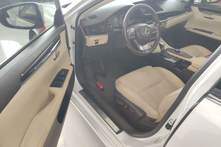 雷克萨斯ES 2016款 200 Midnight特别限量版中控内饰7003