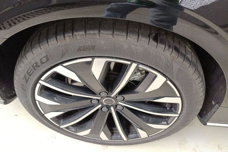 沃尔沃S90新能源 2025款 插电式混动 四驱长续航智雅豪华版车身外观6008