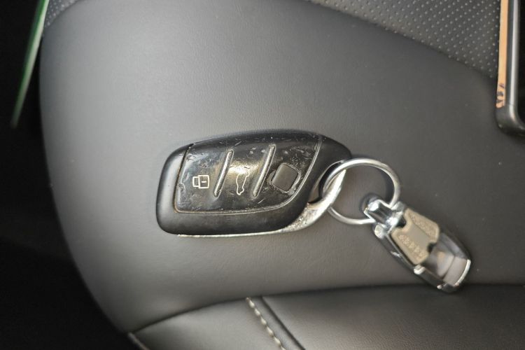 荣威i5 2019款 1.5L 手动4G互联朗豪版中控内饰7001