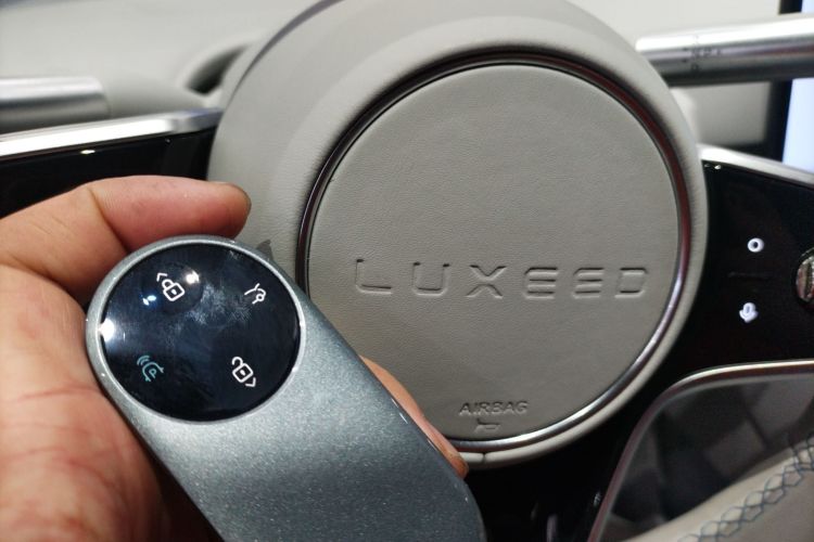 鸿蒙智行 智界S7 2025款 785km Ultra中控内饰7001