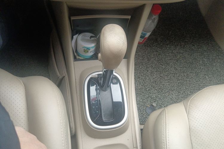 日产 轩逸 2018款 经典 1.6XE+ CVT豪华版中控内饰18