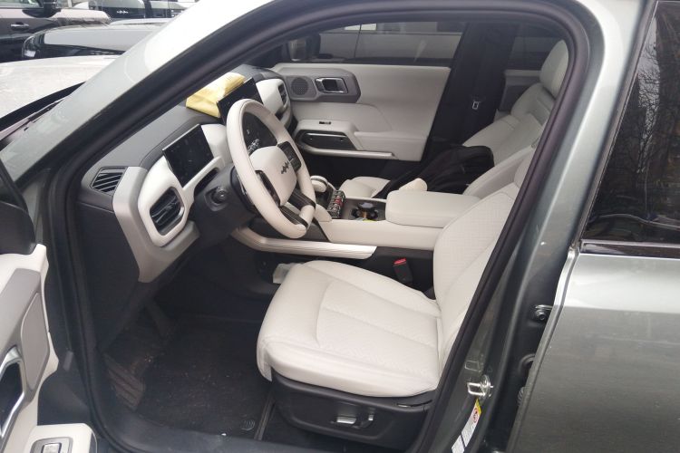 方程豹 钛3 2025款 501KM 后驱智驾Max版中控内饰19