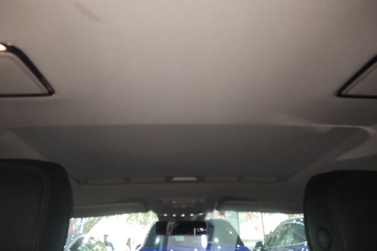 奔驰E级 2016款 E 300 L 时尚型中控内饰22