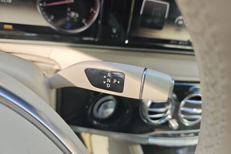 奔驰S级 2014款 S 400 L 尊贵型局部细节18