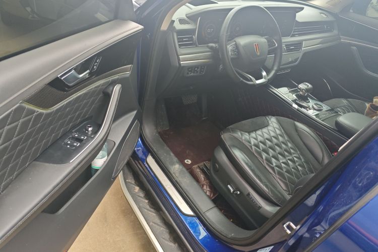 红旗HS5 2019款 2.0T 智联旗领版中控内饰7003