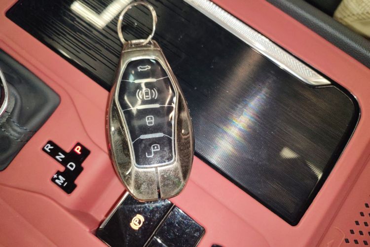 红旗H5 2023款 1.5T DCT智联旗韵版中控内饰7001