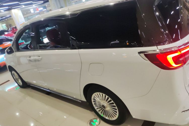 别克GL8 2022款 ES陆尊 653T 舒适型车身外观4