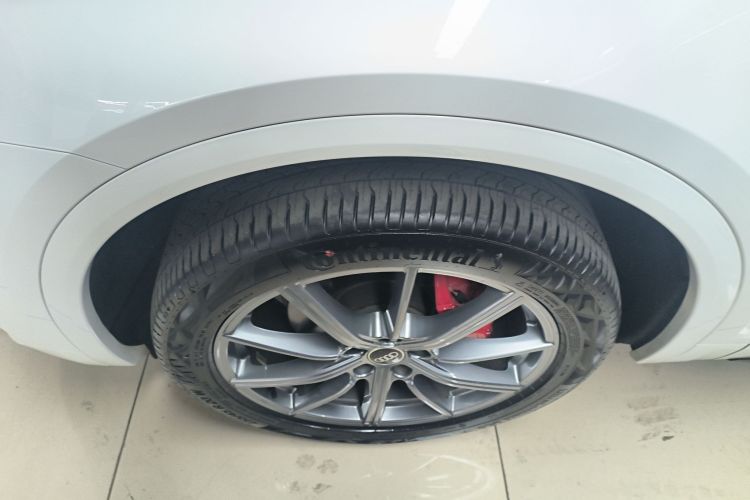 奥迪Q5L 2022款 40T 时尚动感型车身外观6007