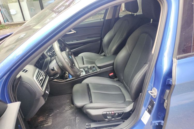 宝马1系 2020款 120i M运动套装中控内饰19