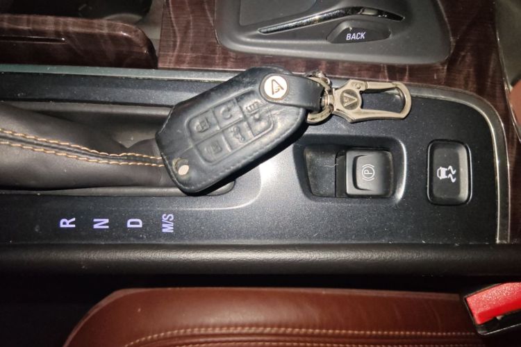 别克 君越 2013款 2.4L SIDI豪华舒适型中控内饰7001