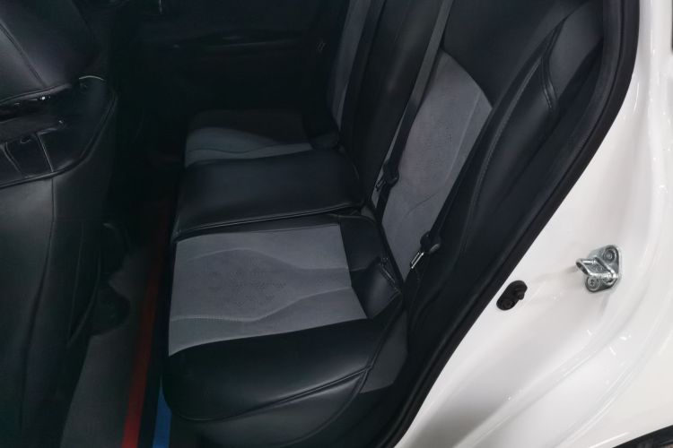 丰田 威驰 2022款 1.5L 20周年纪念版中控内饰21