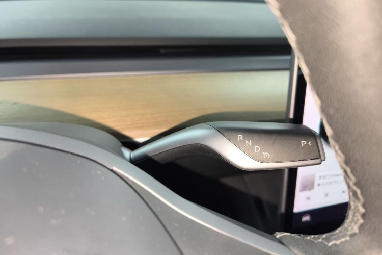 特斯拉 Model Y 2021款 标准续航后驱版局部细节18