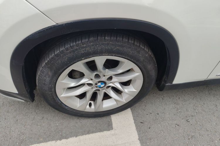 宝马X1 2015款 sDrive18i 时尚晋级版车身外观35