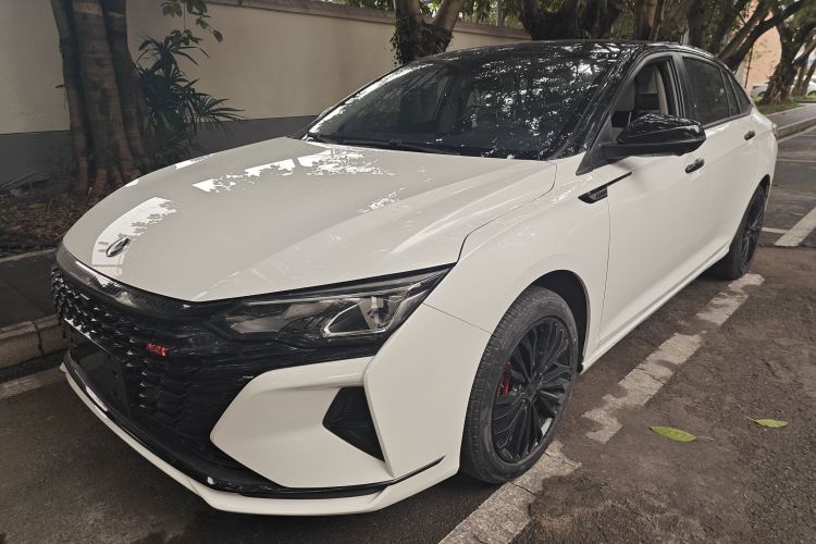 东风风神 奕炫MAX 2021款 1.5T 超酷潮爸版车身外观1