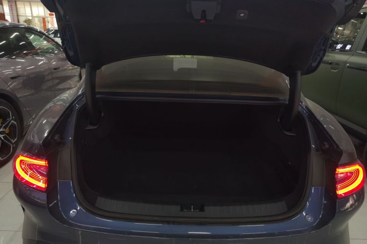 小米汽车 小米SU7 2024款 后驱标准创始版机舱底盘23