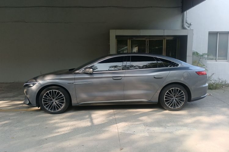 比亚迪 汉 2021款 EV 标准续航版豪华型车身外观4