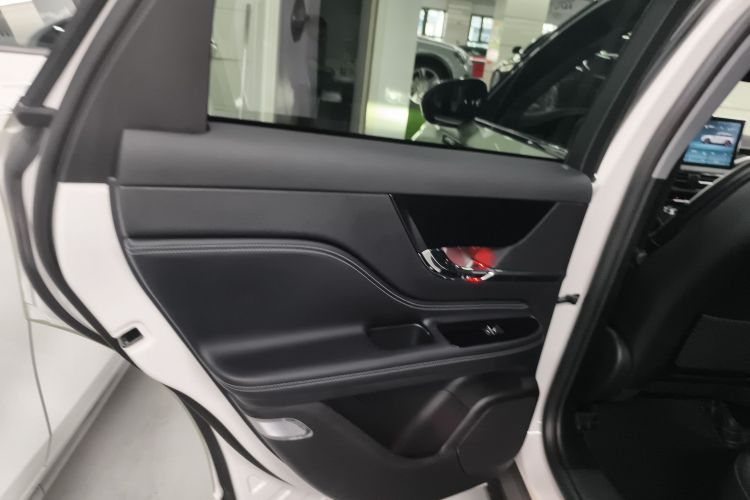 林肯 冒险家新能源 2021款 PHEV 四驱e享版中控内饰7008