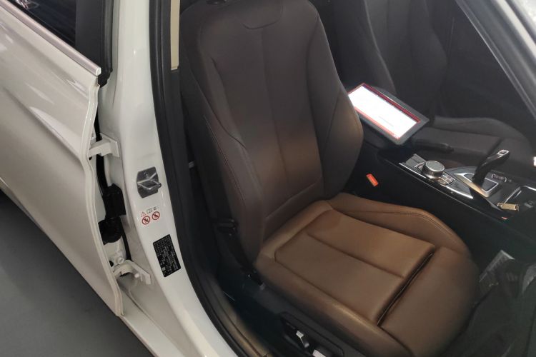 宝马3系 2019款 320Li 时尚型局部细节41