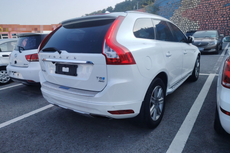 沃尔沃XC60 2017款 T5 AWD 智进升级版车身外观7