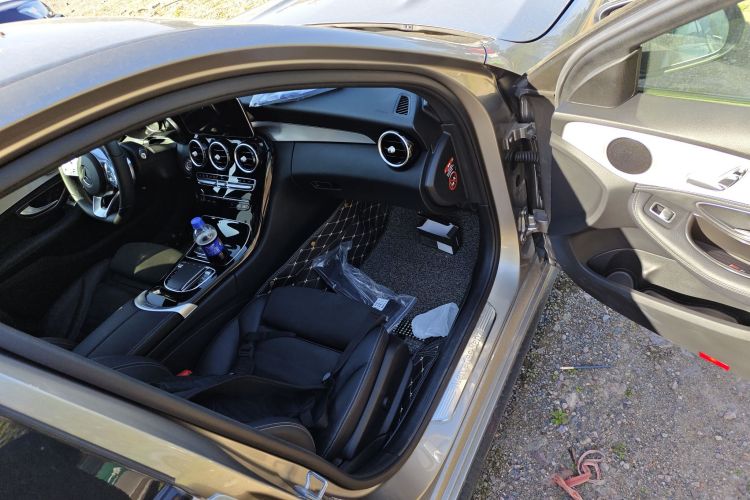 奔驰C级 2019款 C 260 运动版局部细节9005