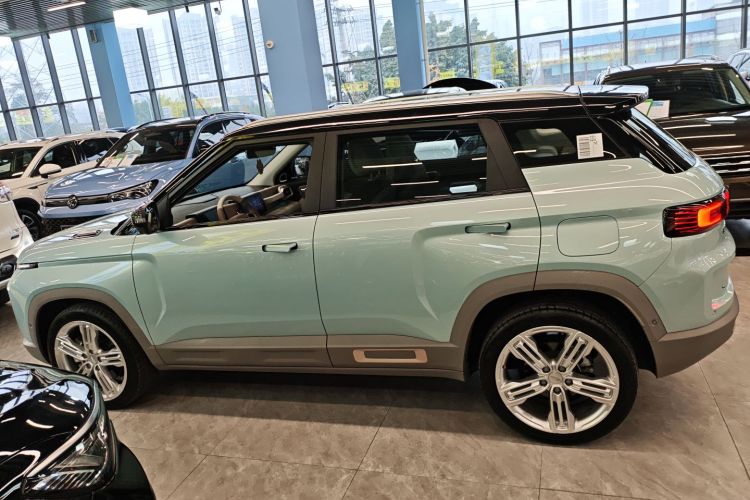 吉利汽车 吉利icon 2022款 1.5TD 青鸢限量款车身外观4