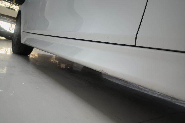 宝马3系 2018款 320Li 领先型M运动套装局部细节9001