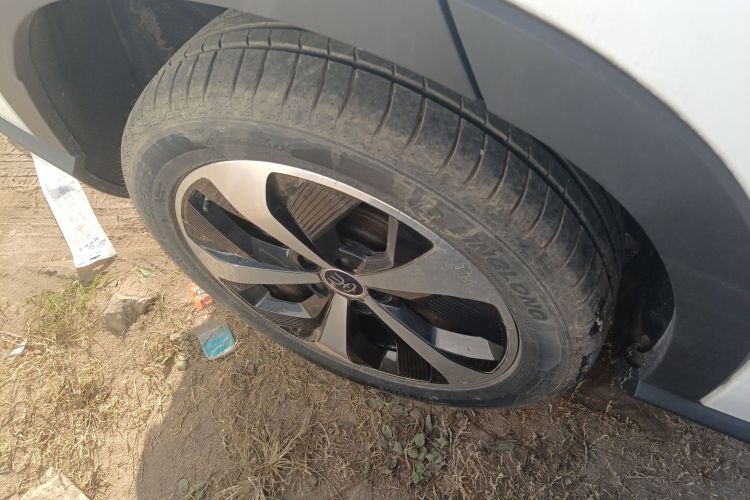 比亚迪 宋PLUS新能源 2021款 EV 旗舰型车身外观6008