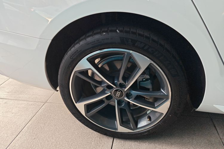 奥迪A4L 2023款 40 TFSI 时尚动感型车身外观6008