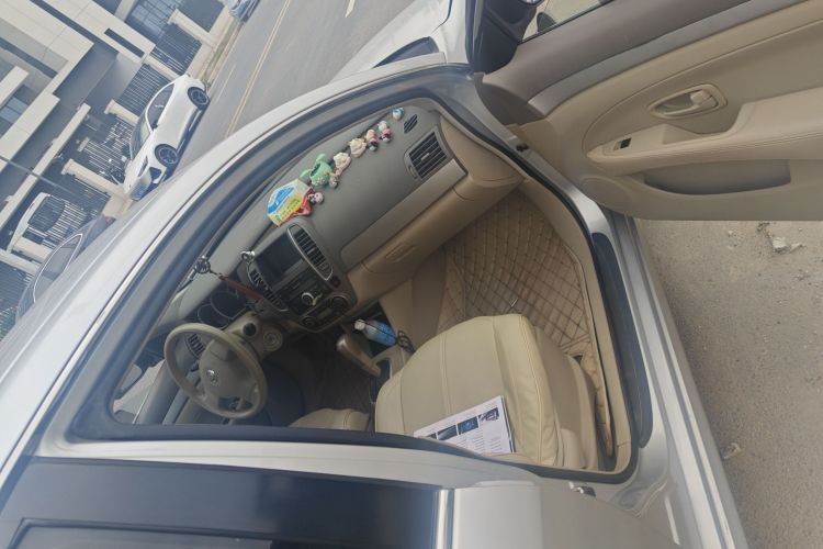 日产 轩逸 2012款 经典 1.6XE 自动舒适版局部细节9005