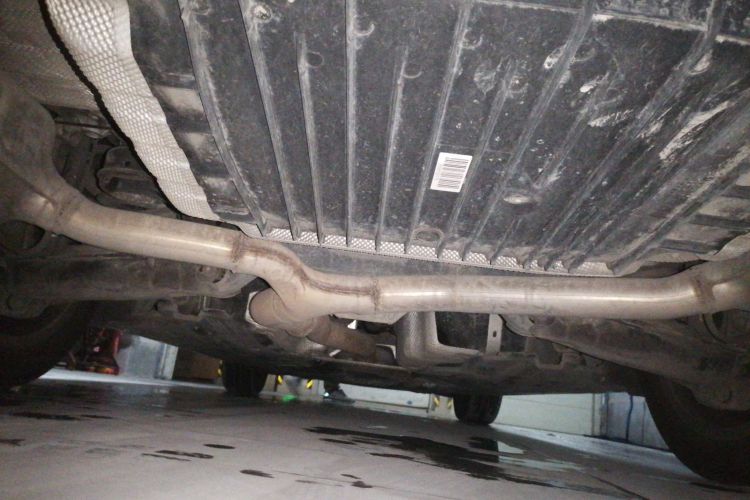 奔驰C级(进口) 2017款 改款 C 180 旅行轿车局部细节9009