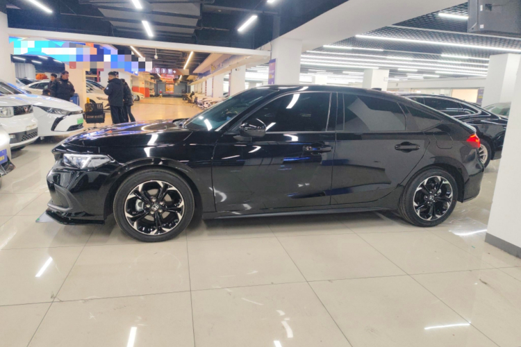 本田 思域 2023款 HATCHBACK 240TURBO CVT极锐版车身外观6003